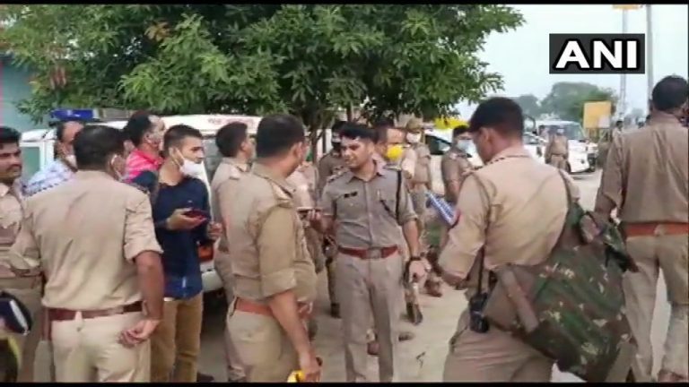 यूपी के कानपुर में बदमाशों से मुठभेड़ में सीओ समेत आठ पुलिसकर्मी शहीद