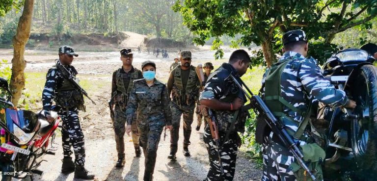 एसपी प्रियंका मीना द्वारा नक्सलियों के ठिकानों पर सर्च अभियान चलाया गया