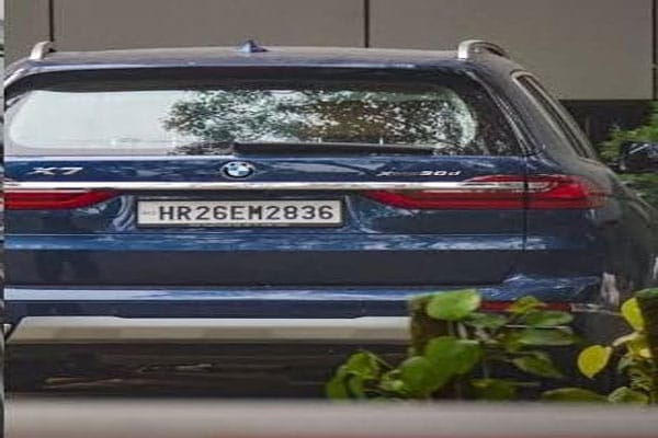 आवास से मिले BMW की जांच को लेकर मानेसर में छापेमारी